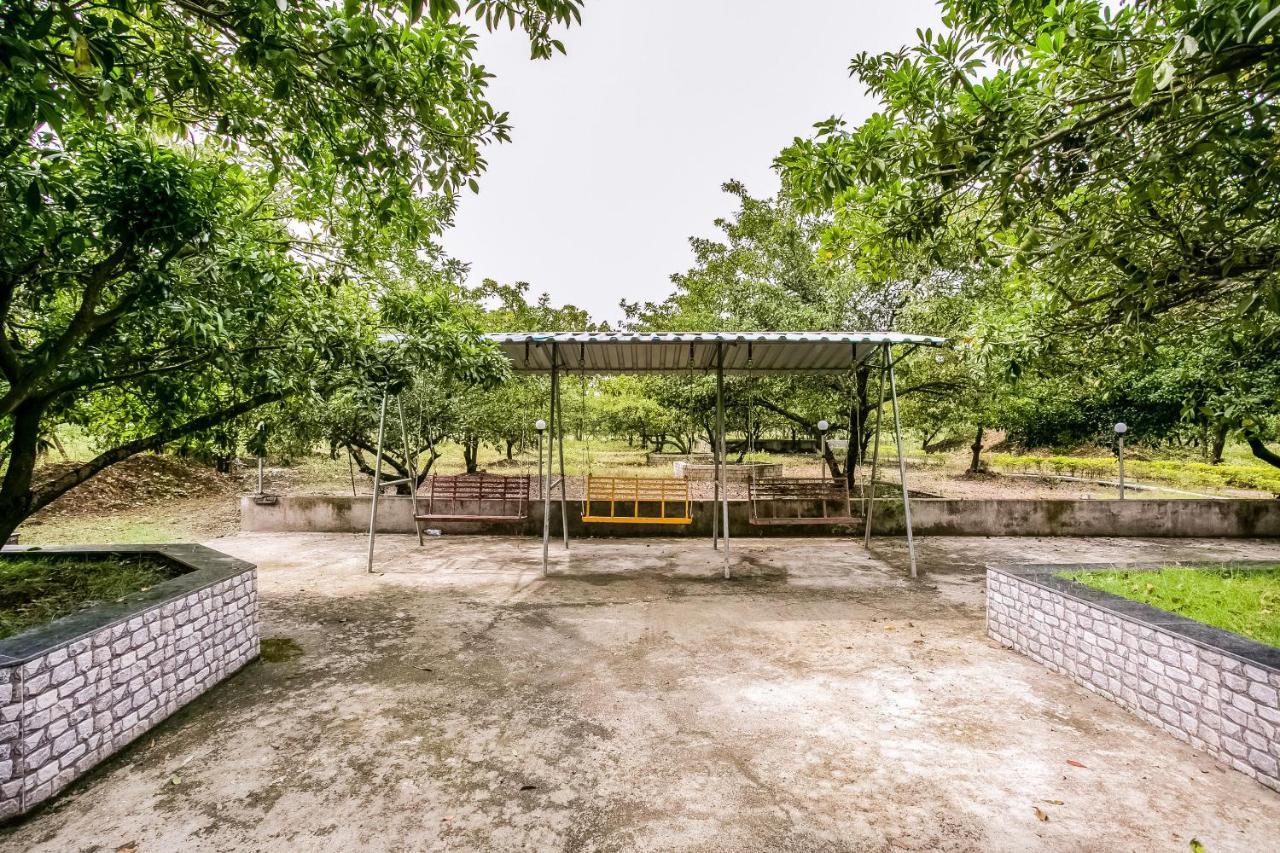 Oyo 63030 Mhatre Farm & Resort Chinchani Ngoại thất bức ảnh